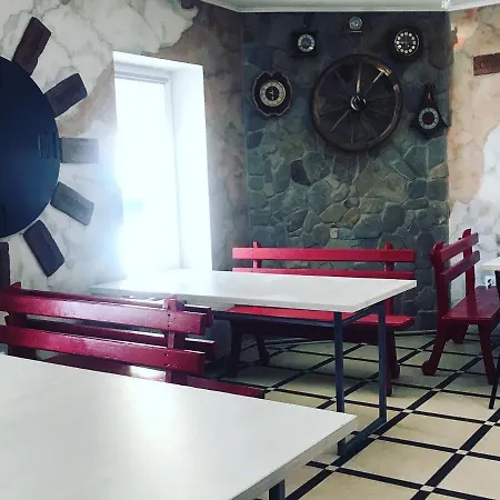 Lodge Good House *