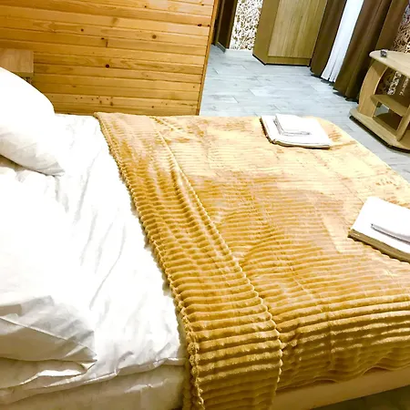 Деревянный коттедж Good House Яремча