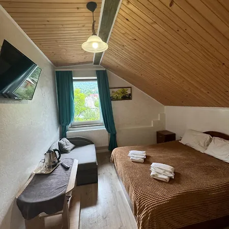 Деревянный коттедж Good House Яремча