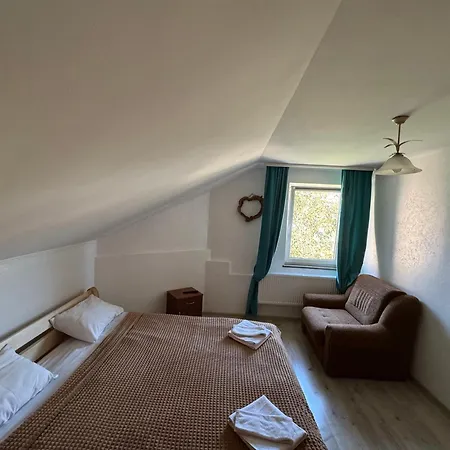 Деревянный коттедж Good House Яремча