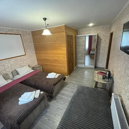 Good House Деревянный коттедж Яремча