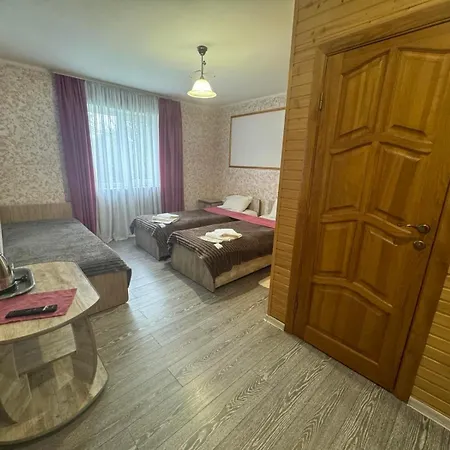 Деревянный коттедж Good House Яремча