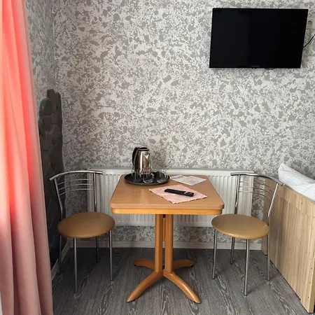Lodge Good House *