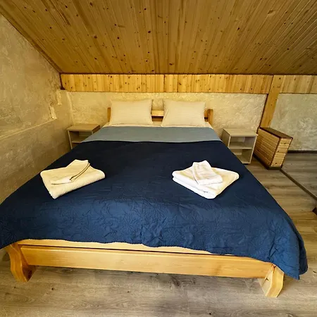 Lodge Good House